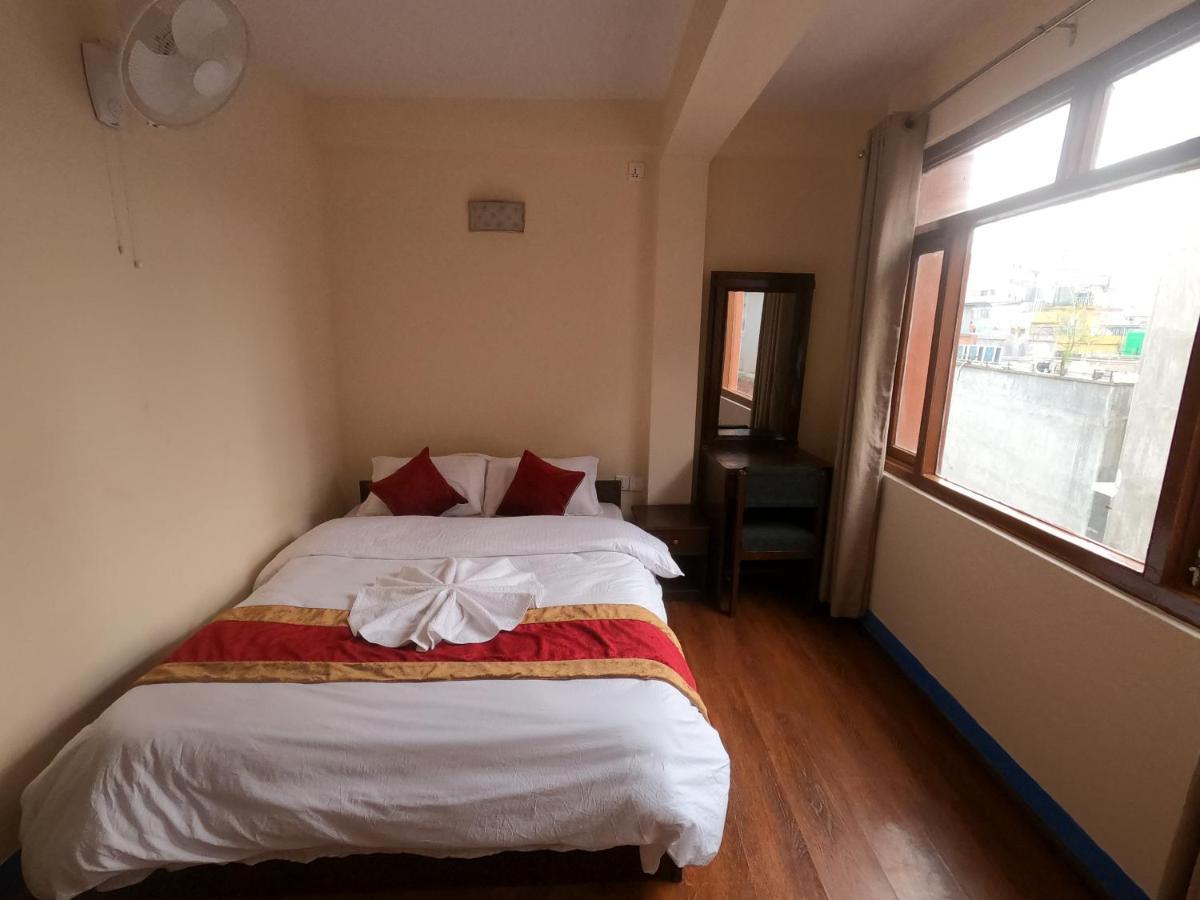 Hotel Silver Jubilee Katmandu Kültér fotó