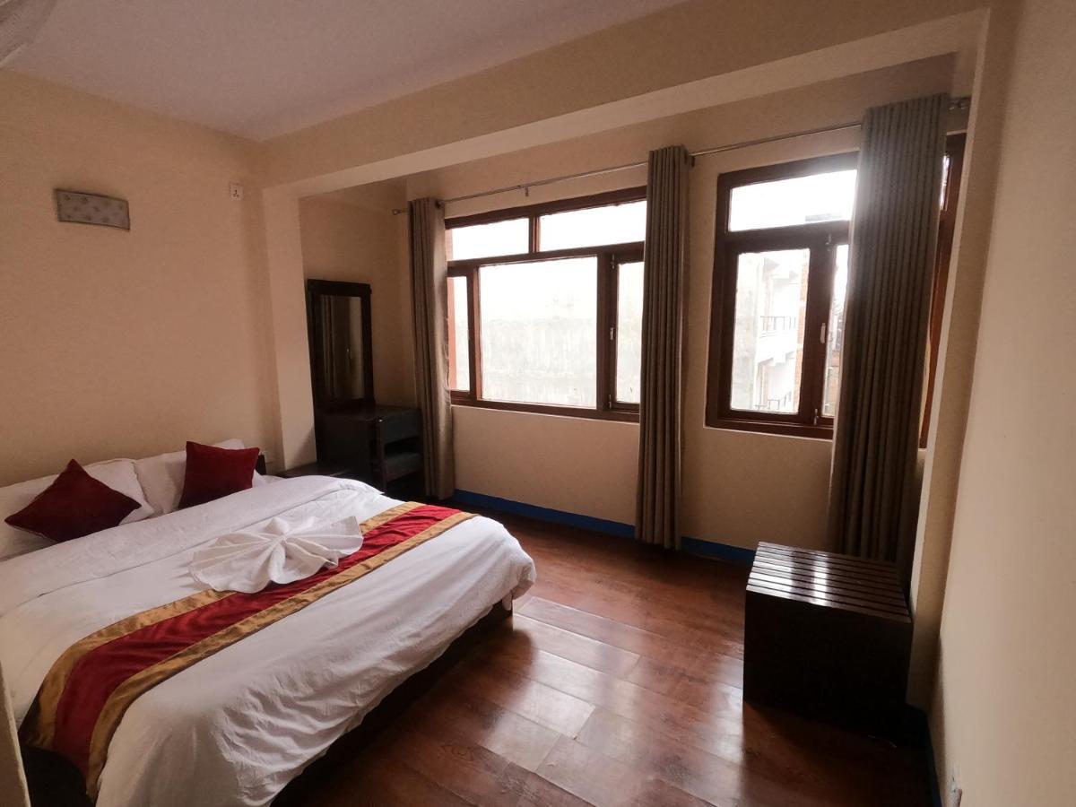 Hotel Silver Jubilee Katmandu Kültér fotó