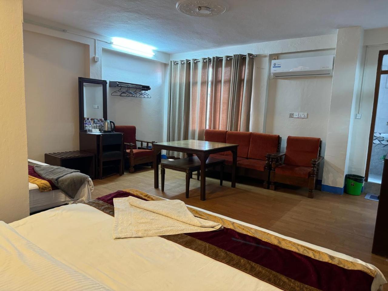 Hotel Silver Jubilee Katmandu Kültér fotó