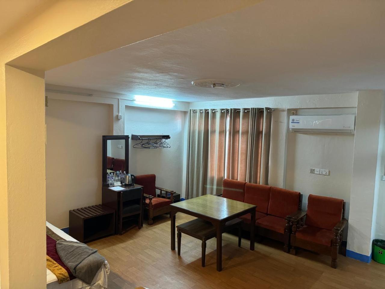 Hotel Silver Jubilee Katmandu Kültér fotó