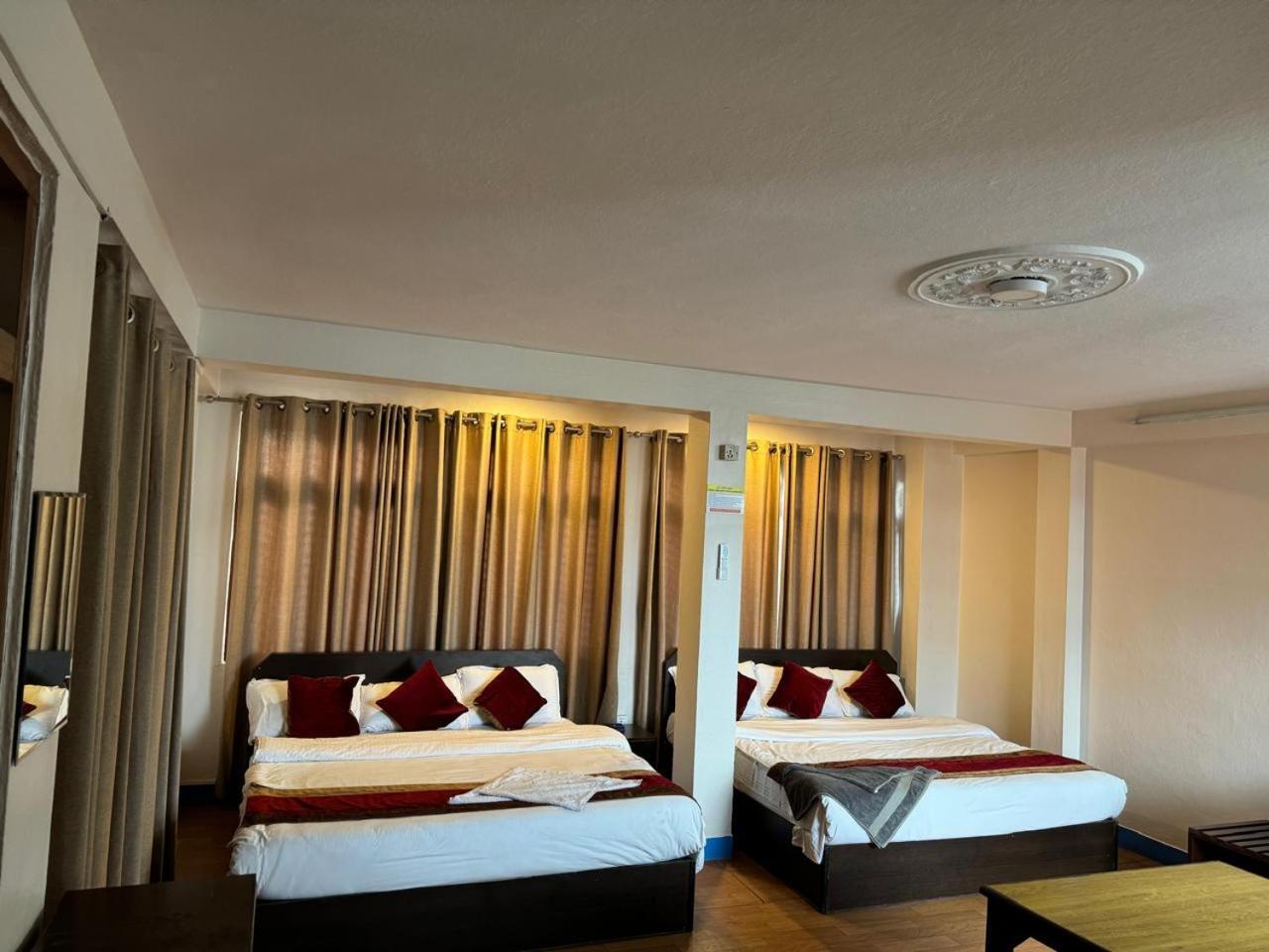 Hotel Silver Jubilee Katmandu Kültér fotó